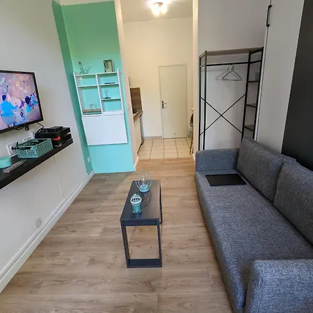 Nido : Au Calme En Ville, Sans Vis A Vis Et Climatise Apartment